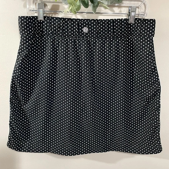 T by Talbots Pull On Athletic Skort Black and White Polka Dot M - Picture 4 of 13